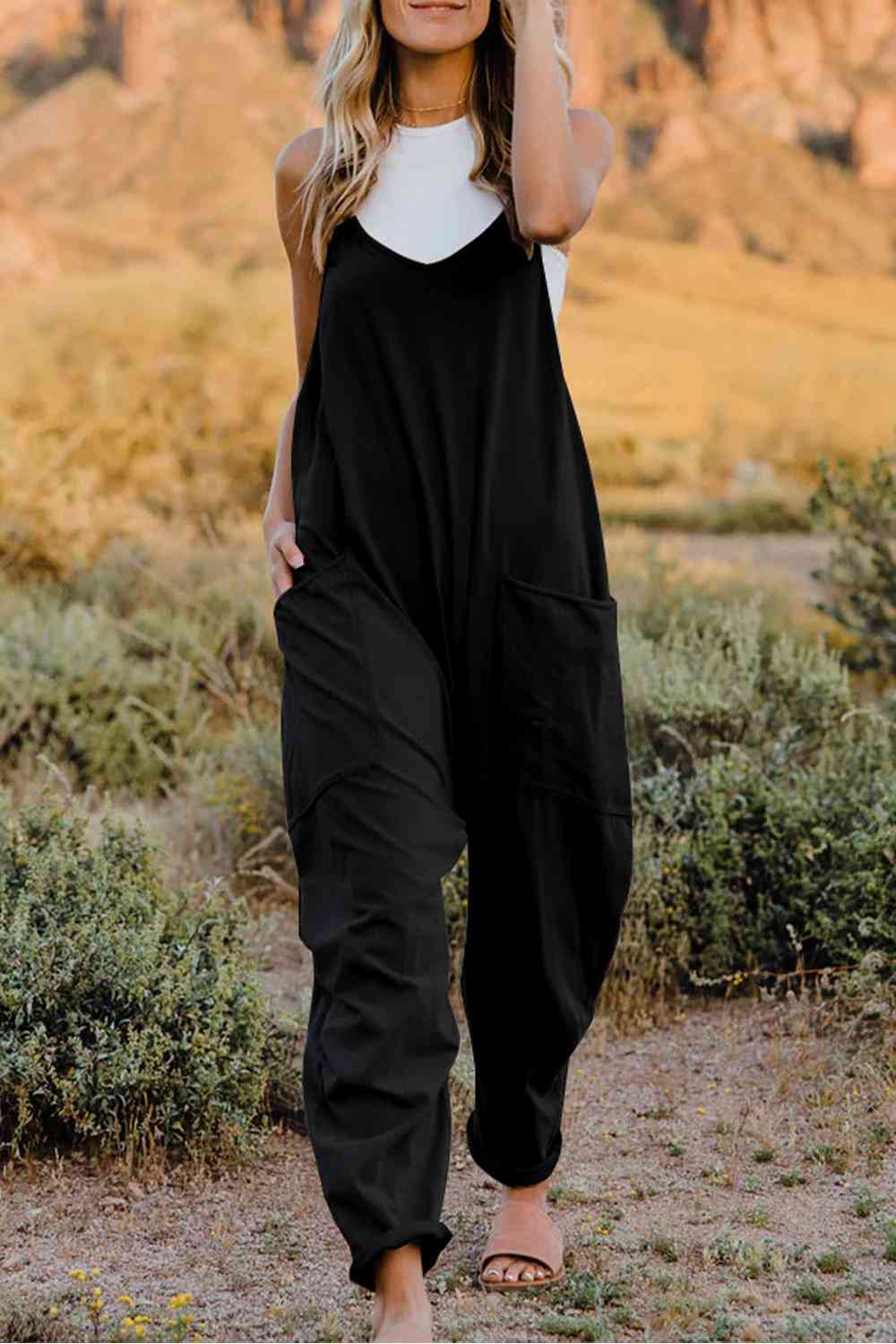 Trendy Sleeveless Jumpsuit with Pockets